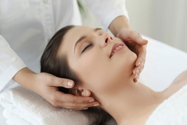 Chin - Parul Beauty Salon