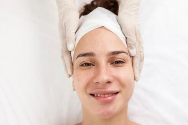Acne - 35 Mins (With Massage) - Parul Beauty Salon
